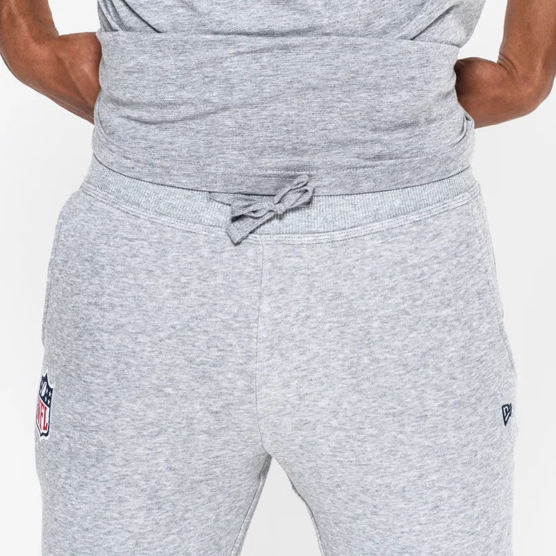 hosen-lange-hose-grau-track-pant-der-nfl-von-new-era hosen-lange-hose-grau-track-pant-der-nfl-von-new-era