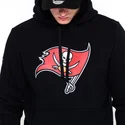 sweatshirt-mit-kapuze-schwarz-pullover-hoodie-der-tampa-bay-buccaneers-nfl-von-new-era