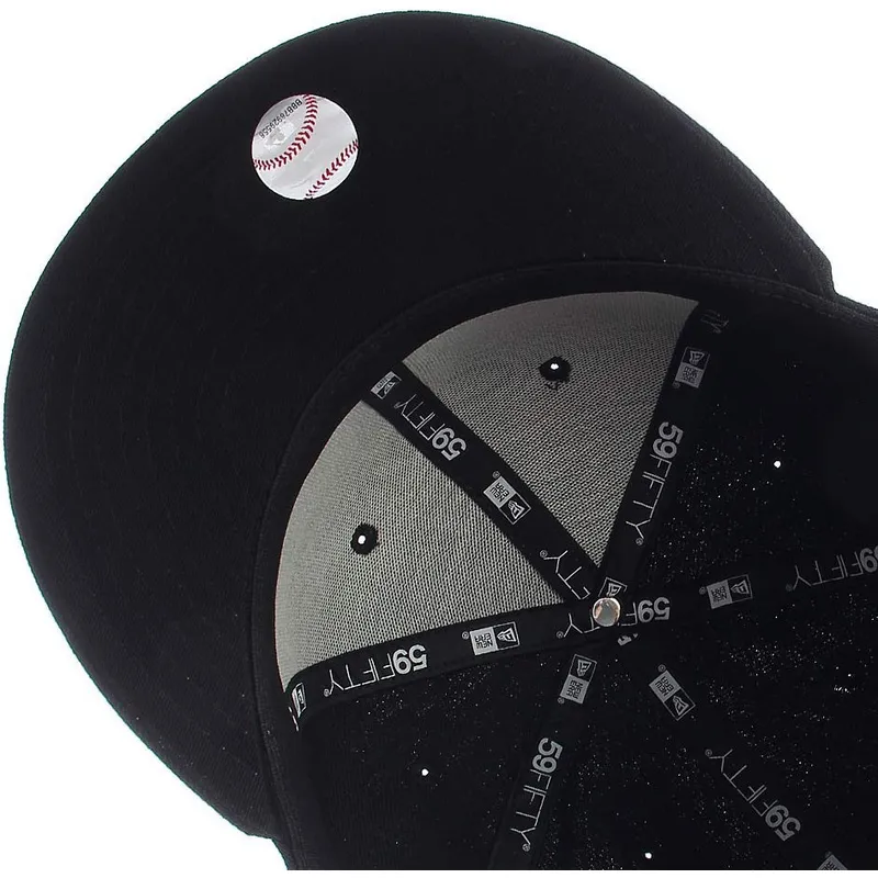 mutzen-flach-schwarz-angepasst-59fifty-essential-der-boston-red-sox-mlb-von-new-era