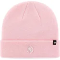 rosa-mutze-mit-umschlag-und-new-york-yankees-mlb-centerfield-logo-von-47-brand