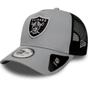 graue-essential-a-frame-trucker-cap-der-las-vegas-raiders-nfl-von-new-era