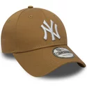 new-era-curved-brim-9forty-essential-new-york-yankees-mlb-light-adjustable-cap-braun