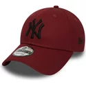 new-era-curved-brim-schwarzes-logo-9forty-essential-de-new-york-yankees-mlb-adjustable-cap-rot