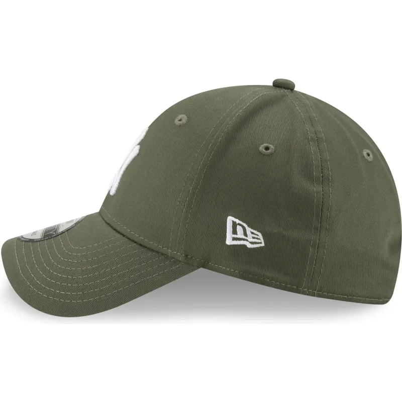 grune-verstellbare-curved-cap-9forty-league-essential-der-new-york-yankees-mlb-von-new-era