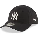 schwarze-verstellbare-9twenty-nylon-packable-kappe-mit-gebogenem-schirm-der-new-york-yankees-mlb-von-new-era