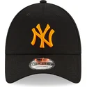 mutzen-gebogen-schwarz-verstellbares-band-9forty-league-essential-neon-der-new-york-yankees-mlb-von-new-era