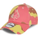 verstellbare-rosa-tarnkappe-mit-gebogenem-schirm-und-rosa-logo-9forty-der-los-angeles-dodgers-mlb-von-new-era