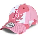 verstellbare-rosa-camouflage-cap-mit-gebogenem-schirm-und-rosa-logo-9forty-der-boston-red-sox-mlb-von-new-era