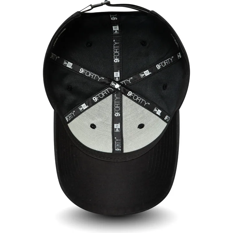 mutzen-gebogen-schwarz-verstellbares-band-9forty-stack-der-new-york-yankees-mlb-von-new-era