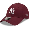 new-era-9forty-league-essential-verstellbare-kappe-mit-gebogenem-schirm-in-bordeaux-der-new-york-yankees-mlb