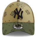 9forty-new-york-yankees-mlb-paisley-print-verstellbare-grune-kappe-mit-gebogenem-schirm-von-new-era