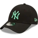 mutzen-gebogen-schwarz-verstellbares-band-9forty-league-essential-der-new-york-yankees-mlb-von-new-era
