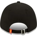 verstellbare-schwarze-curved-cap-9forty-character-sports-tasmanischer-teufel-looney-tunes-von-new-era