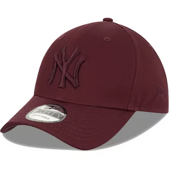 New Era Curved Brim Maroon Logo 9FORTY League Essential New York Yankees MLB Maroon Snapback Cap