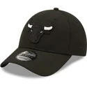 mutzen-gebogen-schwarz-snapback-9forty-black-base-der-chicago-bulls-nba-von-new-era