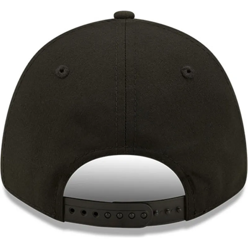 mutzen-gebogen-schwarz-snapback-9forty-black-base-der-chicago-bulls-nba-von-new-era mutzen-gebogen-schwarz-snapback-9forty-black-base-der-chicago-bulls-nba-von-new-era