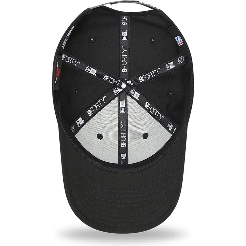 mutzen-gebogen-schwarz-snapback-9forty-black-base-der-chicago-bulls-nba-von-new-era mutzen-gebogen-schwarz-snapback-9forty-black-base-der-chicago-bulls-nba-von-new-era