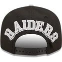 schwarze-und-graue-9fifty-team-arch-snapback-kappe-der-las-vegas-raiders-nfl-von-new-era