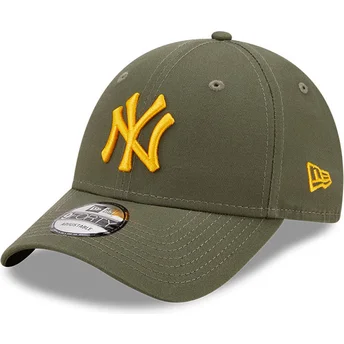 mutzen-gebogen-grun-verstellbares-band-9forty-league-essential-der-new-york-yankees-mlb-von-new-era