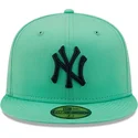 mutzen-flach-blau-angepasst-59fifty-league-essential-der-new-york-yankees-mlb-von-new-era
