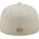graue-flache-angepasste-kappe-mit-braunem-logo-59fifty-league-essential-der-new-york-yankees-mlb-von-new-era
