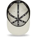 graue-flache-angepasste-kappe-mit-braunem-logo-59fifty-league-essential-der-new-york-yankees-mlb-von-new-era