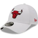 weisser-verstellbarer-9forty-diamond-era-curved-cap-der-chicago-bulls-nba-von-new-era