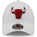 weisser-verstellbarer-9forty-diamond-era-curved-cap-der-chicago-bulls-nba-von-new-era
