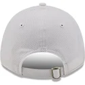 weisser-verstellbarer-9forty-diamond-era-curved-cap-der-chicago-bulls-nba-von-new-era