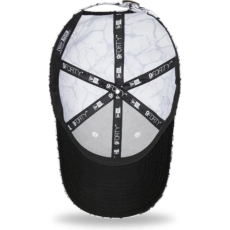 mutzen-gebogen-weiss-verstellbares-band-9forty-marble-der-los-angeles-lakers-nba-von-new-era