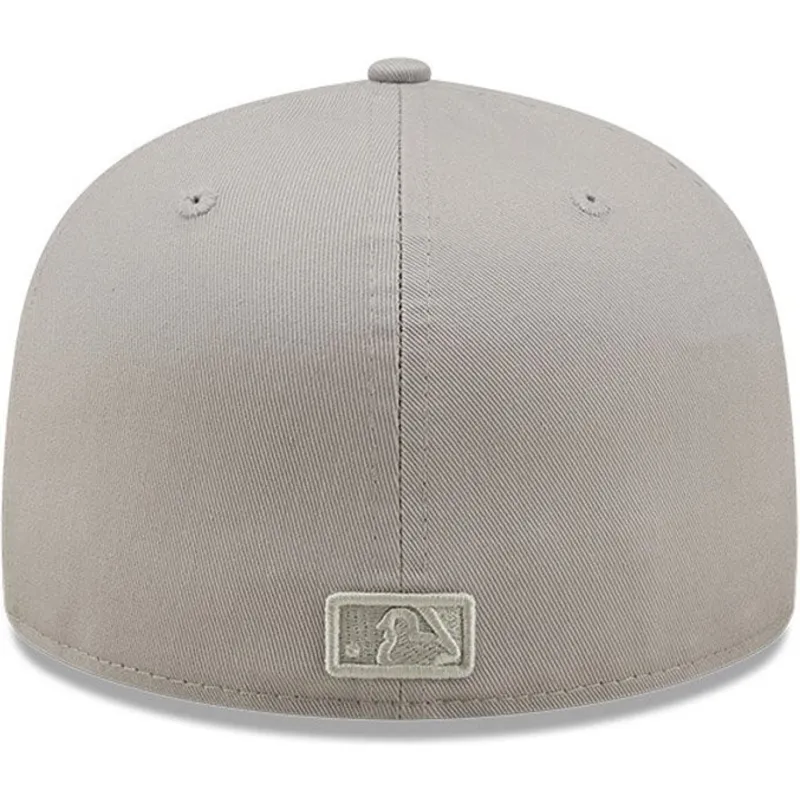 mutzen-flach-grau-angepasst-59fifty-parche-lateral-world-series-der-new-york-yankees-mlb-von-new-era