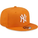 mutzen-flach-orange-snapback-9fifty-league-essential-der-new-york-yankees-mlb-von-new-era