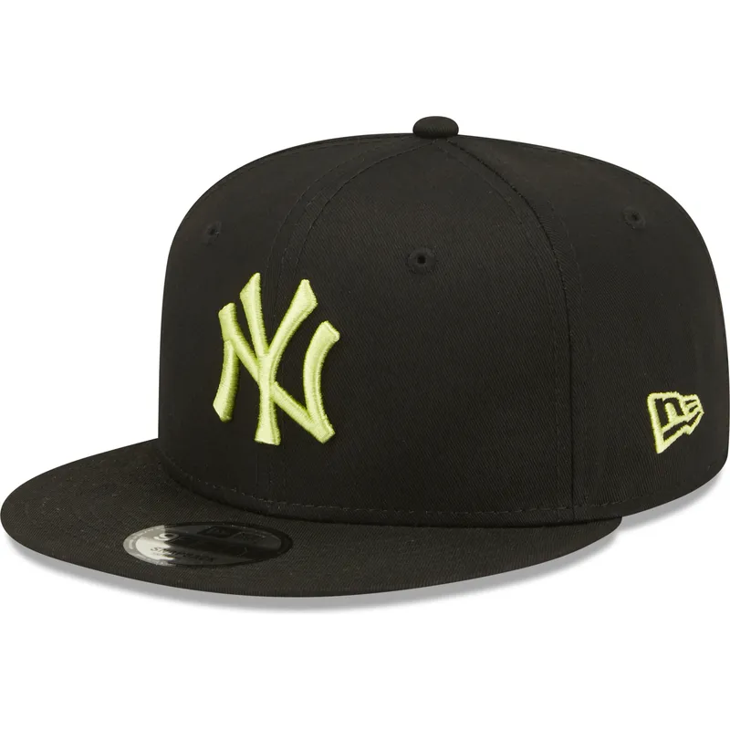 mutzen-flach-schwarz-snapback-9fifty-league-essential-der-new-york-yankees-mlb-von-new-era