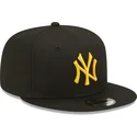 mutzen-flach-schwarz-snapback-9fifty-league-essential-der-new-york-yankees-mlb-von-new-era