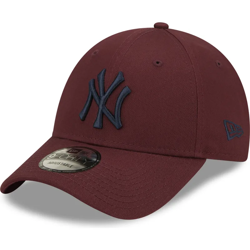 mutzen-gebogen-rot-verstellbares-band-granate-9forty-league-essential-der-new-york-yankees-mlb-von-new-era