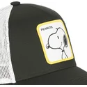 mutzen-gebogen-schwarz-snapback-snoopy-erdnusse-von-capslab