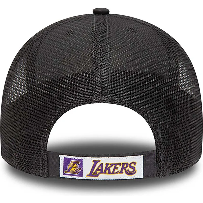 mutzen-gebogen-grau-verstellbares-band-9forty-home-field-der-los-angeles-lakers-nba-von-new-era
