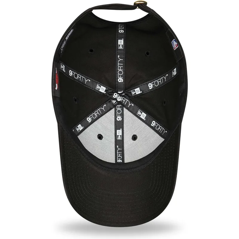 mutzen-gebogen-schwarz-verstellbares-band-dorado-9forty-metallic-der-chicago-bulls-nba-von-new-era