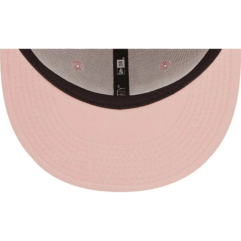 mutzen-flach-rosa-snapback-9fifty-league-essential-der-new-york-yankees-mlb-von-new-era mutzen-flach-rosa-snapback-9fifty-league-essential-der-new-york-yankees-mlb-von-new-era