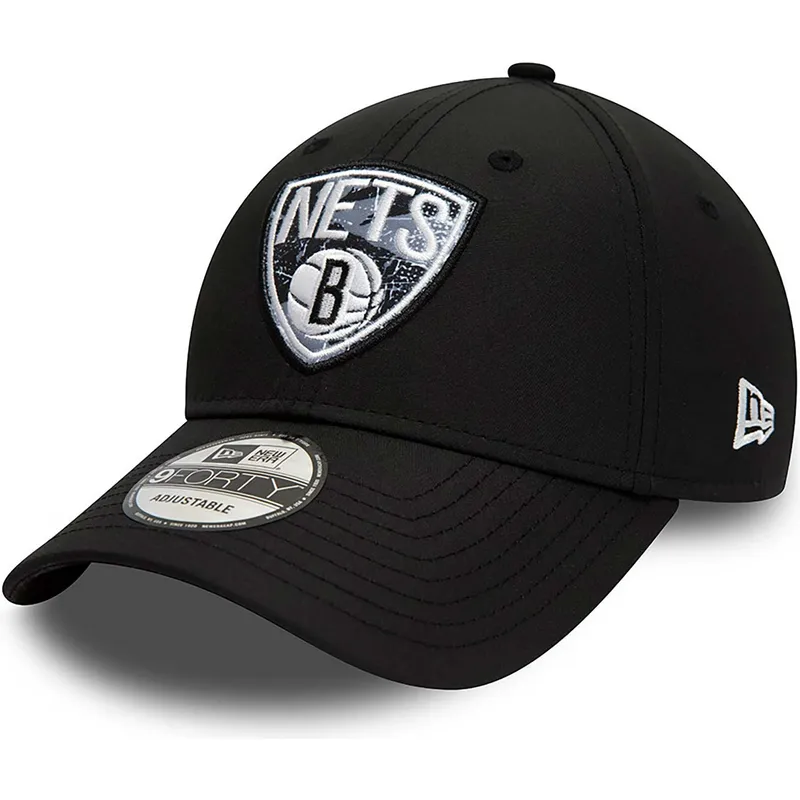 mutzen-gebogen-schwarz-verstellbares-band-9forty-print-infill-der-brooklyn-nets-nba-von-new-era mutzen-gebogen-schwarz-verstellbares-band-9forty-print-infill-der-brooklyn-nets-nba-von-new-era