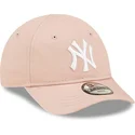 mutzen-gebogen-rosa-verstellbares-band-fur-kinder-pequeno-9forty-league-essential-der-new-york-yankees-mlb-von-new-era