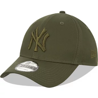 New Era Curved Brim Green Logo 9FORTY League Essential New York Yankees MLB Green Snapback Cap