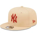 mutzen-flach-beige-snapback-9fifty-league-essential-der-new-york-yankees-mlb-von-new-era