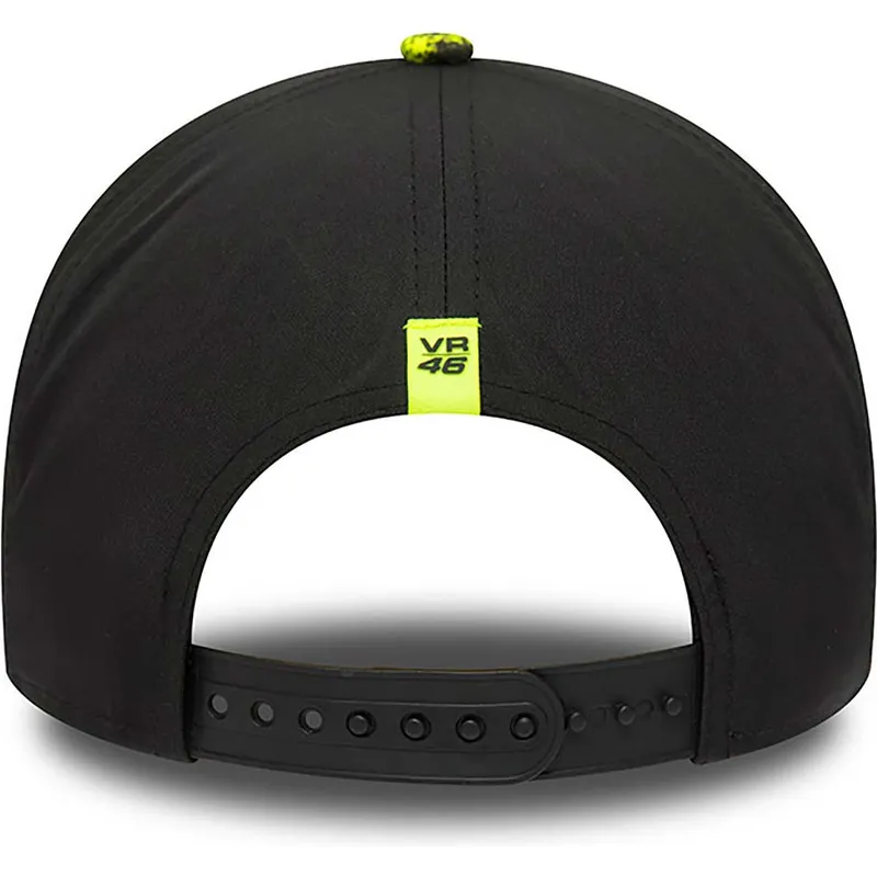 mutzen-gebogen-gelb-snapback-valentino-rossi-vr46-9forty-all-over-print-der-valentino-rossi-vr46-motogp-von-new-era