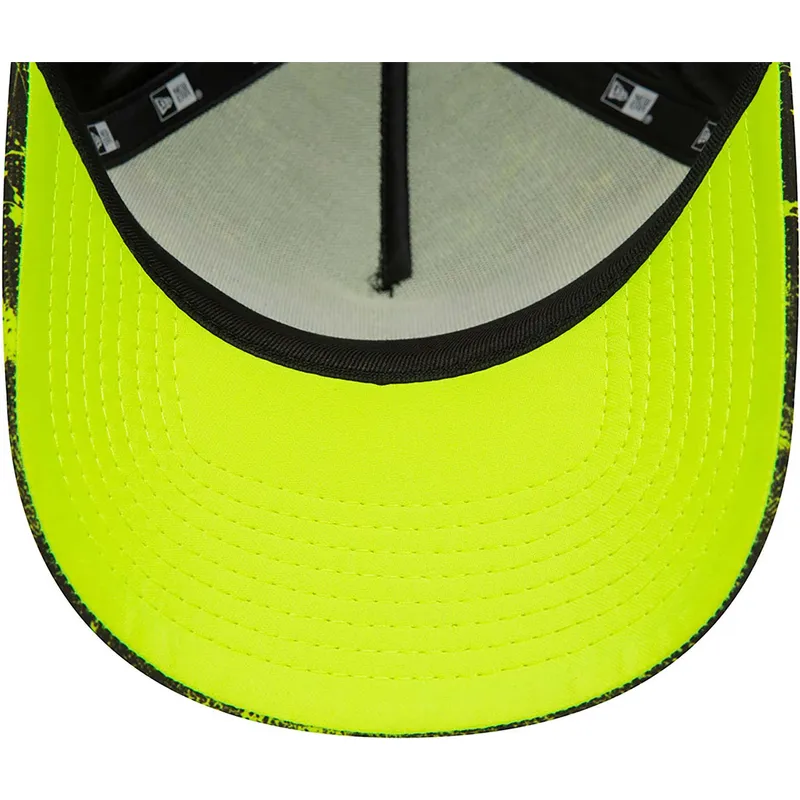 mutzen-gebogen-gelb-snapback-valentino-rossi-vr46-9forty-all-over-print-der-valentino-rossi-vr46-motogp-von-new-era