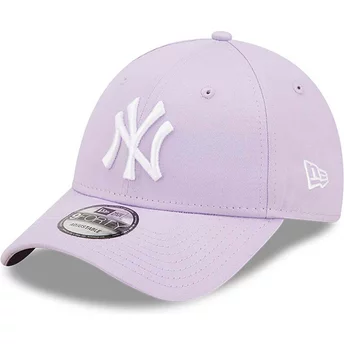 New Era Curved Brim 9FORTY League Essential New York Yankees MLB Purple Adjustable Cap