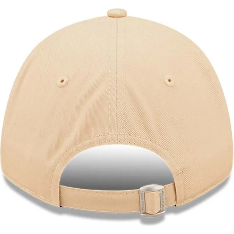 mutzen-gebogen-beige-verstellbares-band-9forty-league-essential-der-new-york-yankees-mlb-von-new-era