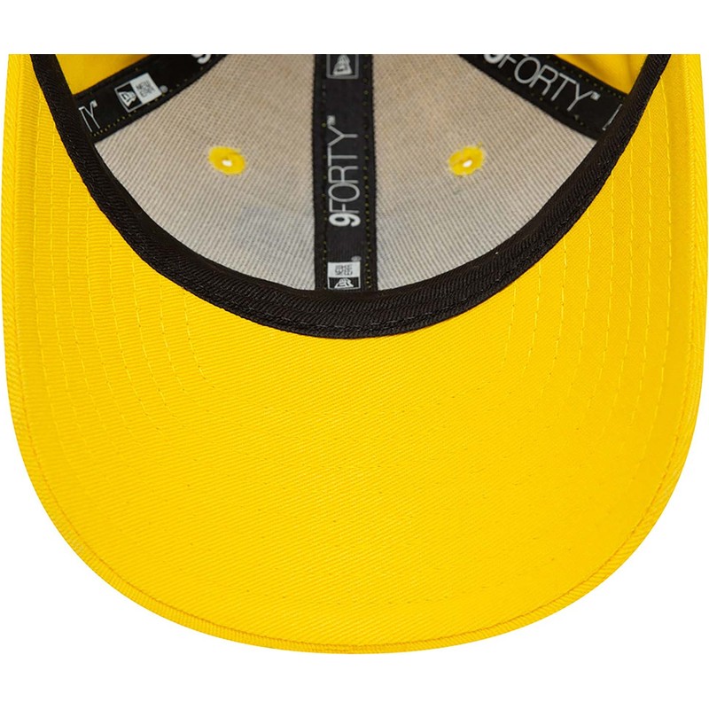 new-era-curved-brim-youth-9forty-spongebob-squarepants-yellow-adjustable-cap