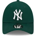 mutzen-gebogen-grun-verstellbares-band-9forty-league-essential-der-new-york-yankees-mlb-von-new-era