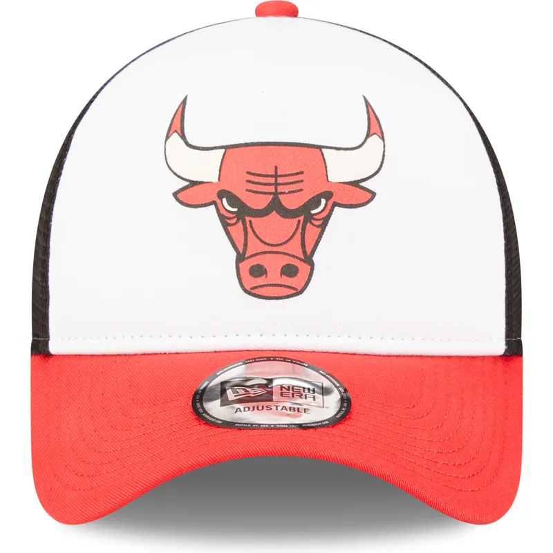 weisse-schwarze-und-rote-trucker-kappe-a-frame-team-colour-der-chicago-bulls-nba-von-new-era